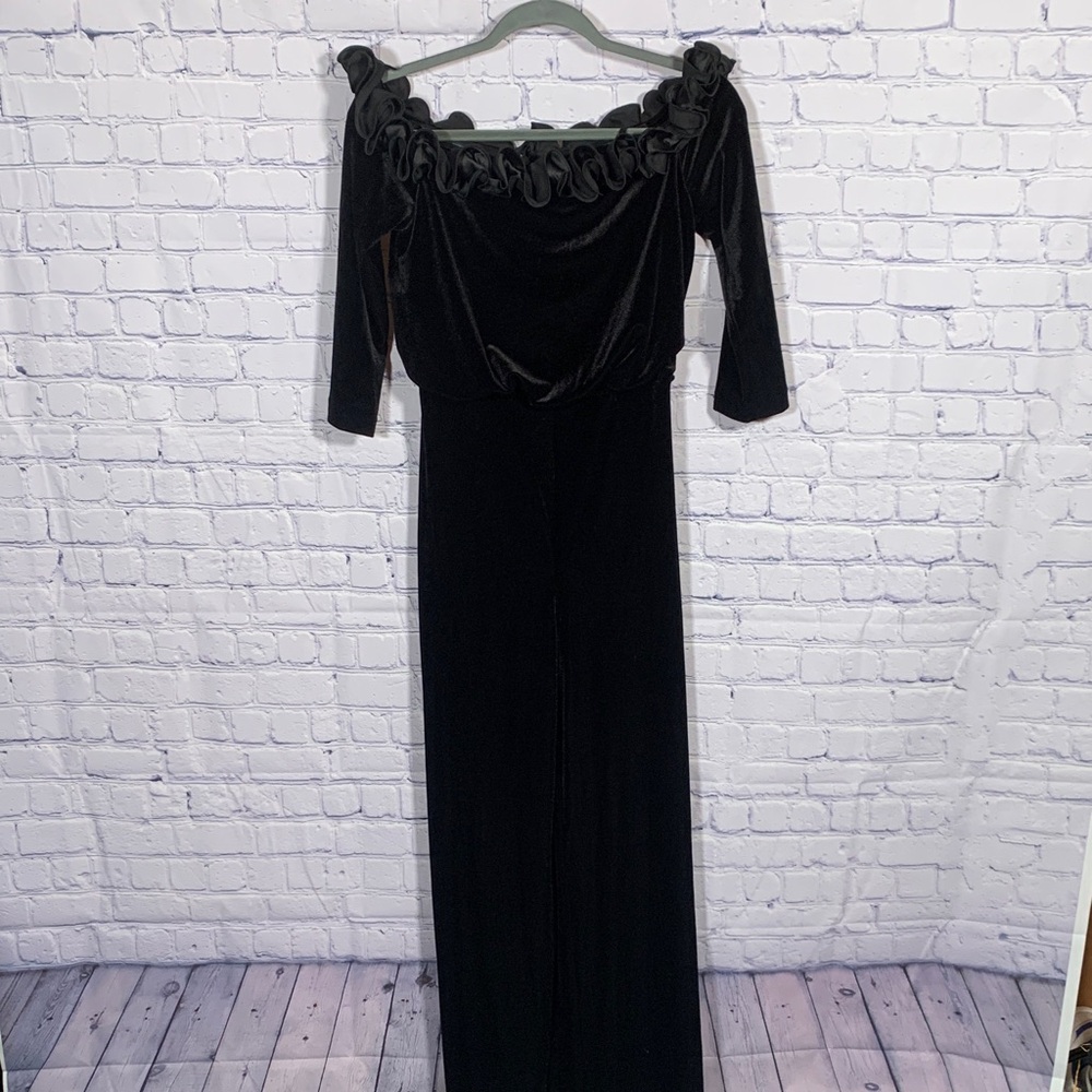 Adrianna Papell Womens Velvet Off the Shoulder Scalloped Edge Jumpsuit Black 2